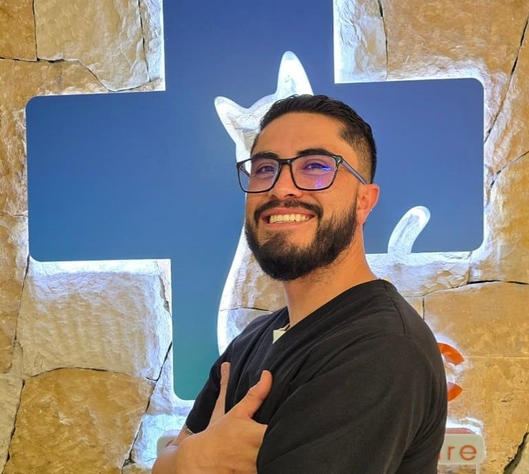 Dr. Jair Chacón - Cat Medical Care